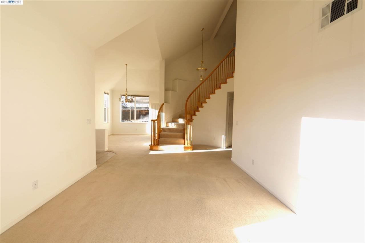 43429 Laurel Glen Cmn - Photo 2 of 12