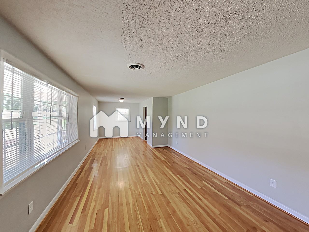 5918 Woodcrest Dr - Photo 2 of 18