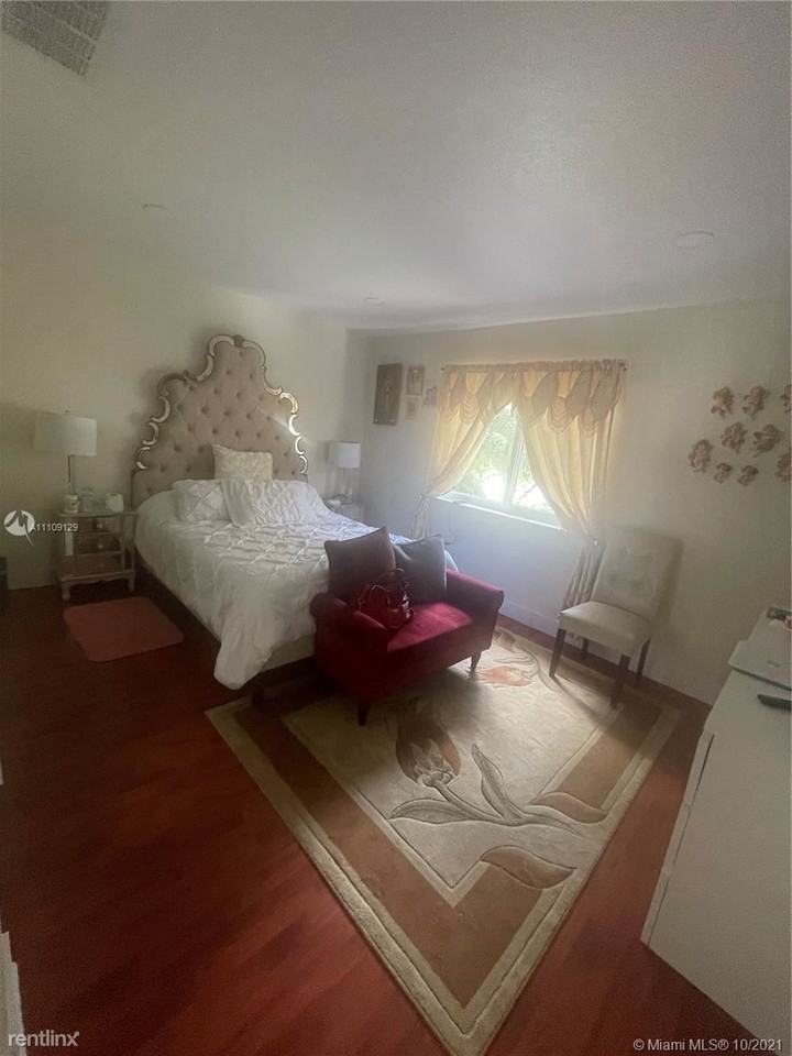 2220 NW 171st Ter - Photo 3 of 22