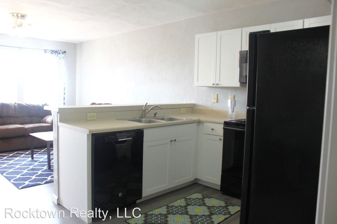 1560 Devon Lane - Photo 2 of 13