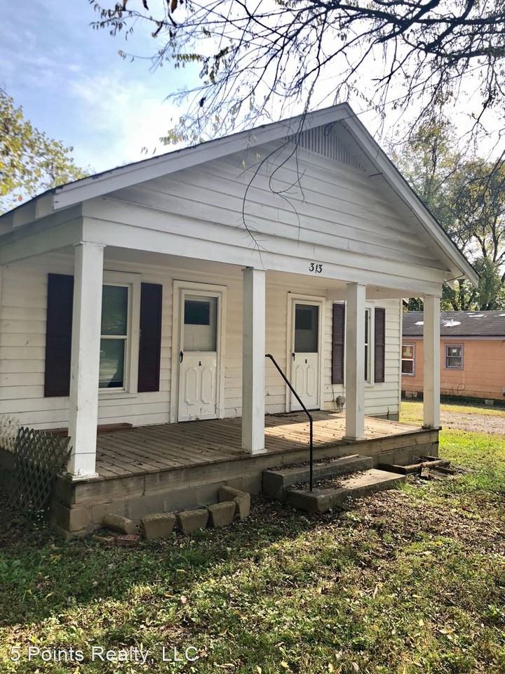 313 S. Locust Ave. - Photo 3 of 22