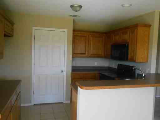 1712 SE 15th St - Photo 2 of 16