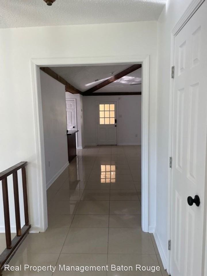 7508 Director Dr - Photo 3 of 15