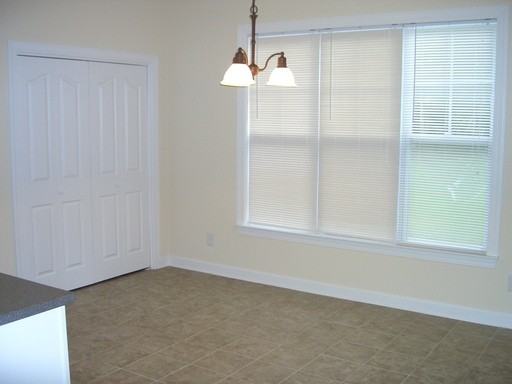 145 3 Oak Ln - Photo 3 of 11