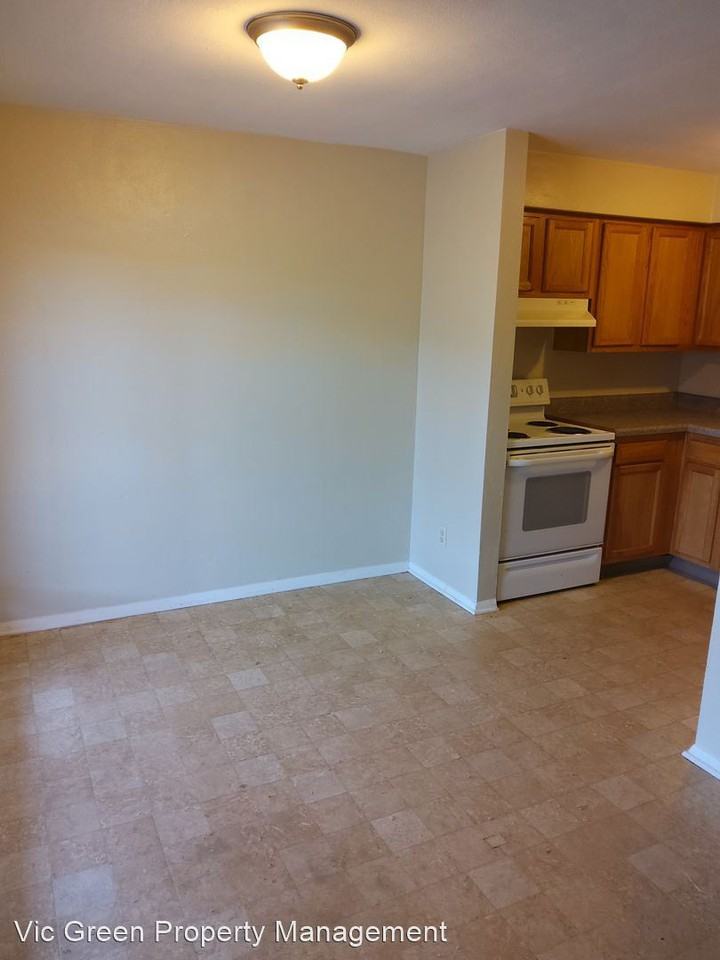 1001 E Pearl St - Photo 2 of 9