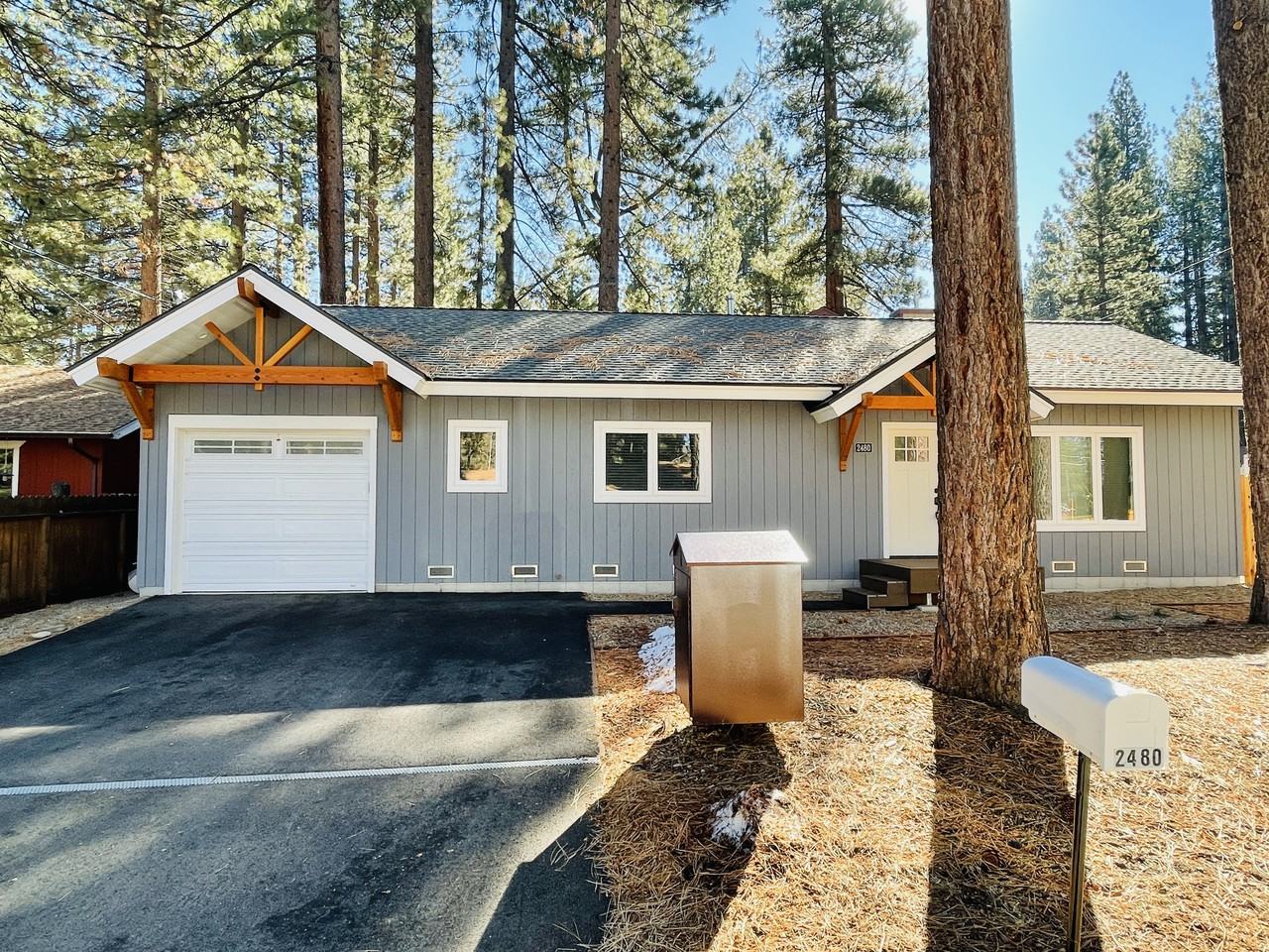 2480 Knox Ave - Photo 2 of 28