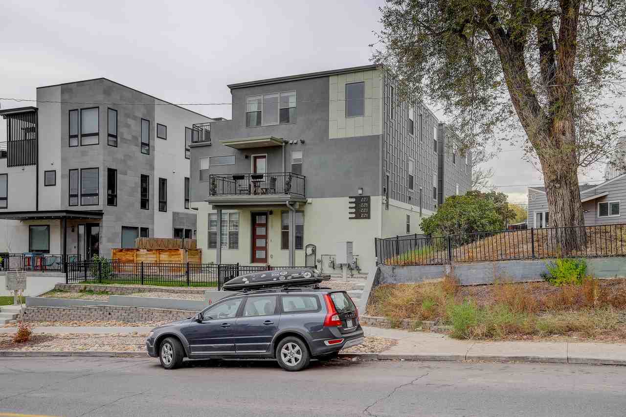 1227 Perry St - Photo 3 of 43