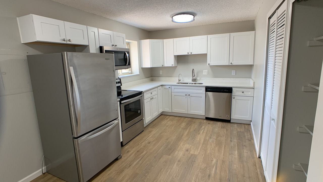 966 Candlestar Loop S - Photo 4 of 11