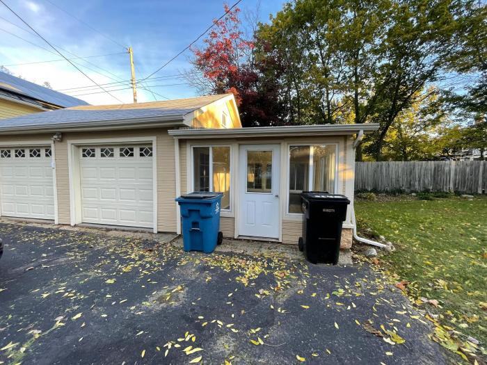 317 E Chart St - Photo 3 of 20