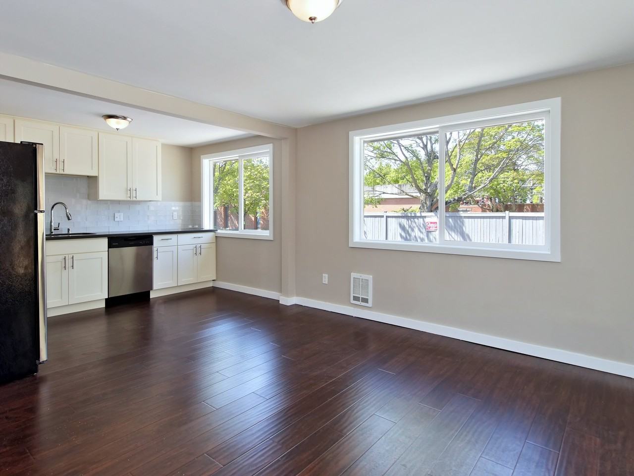 23RD DUPLEX - Photo 2 of 10