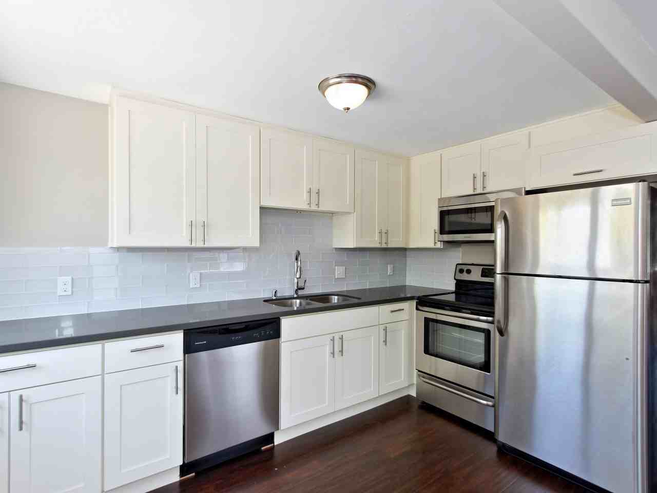 23RD DUPLEX - Photo 3 of 10