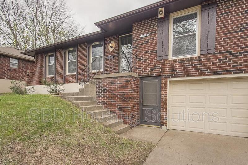 9024 E 90th Ter - Photo 2 of 16