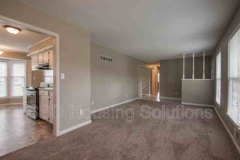 9024 E 90th Ter - Photo 4 of 16