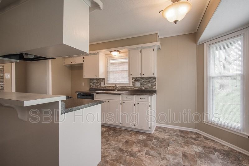 9024 E 90th Ter - Photo 6 of 16