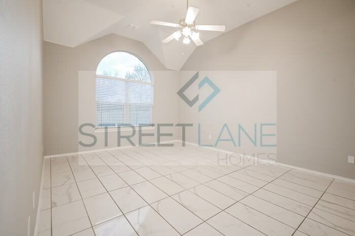 9501 Links Fairway Dr - Photo 2 of 15