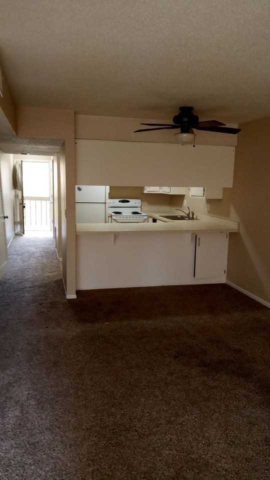 7013 N. Chas Dr. unit E Pleasant Valley, MO 64068 - Photo 2 of 5