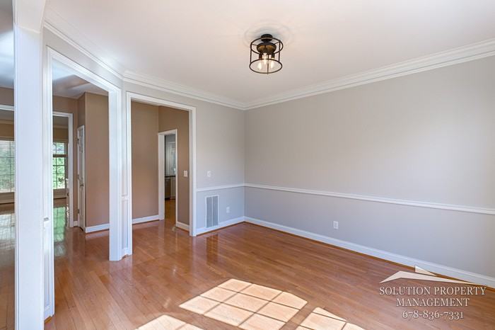 1143 Queensgate Dr Se - Photo 3 of 50