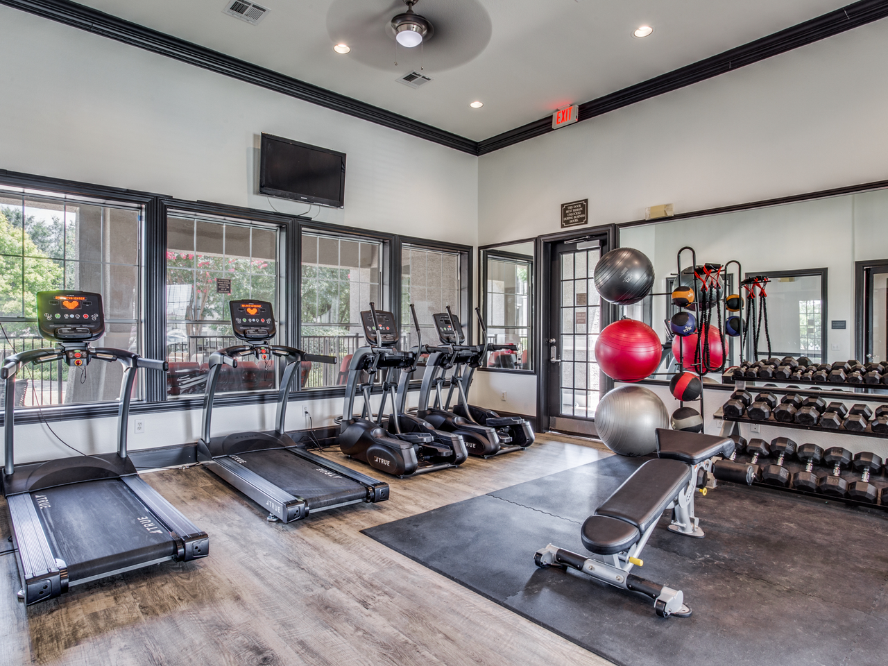 Northern Cross Apartments - Photo 7 of 96