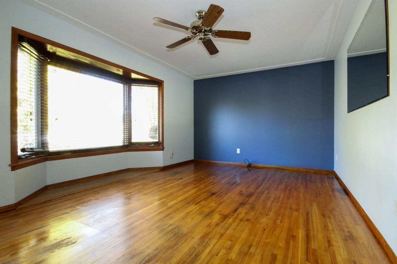 4239 W 125th St #1 - Photo 3 of 27