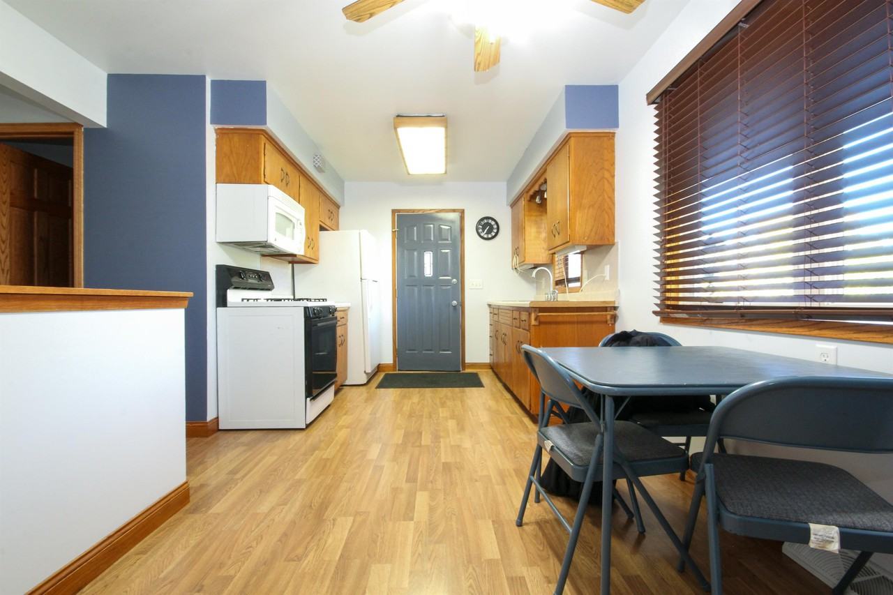 4239 W 125th St #1 - Photo 4 of 27