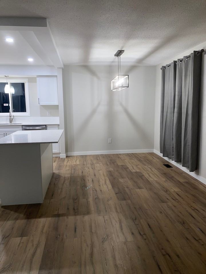 94 Harcroft Crescent - Photo 3 of 13