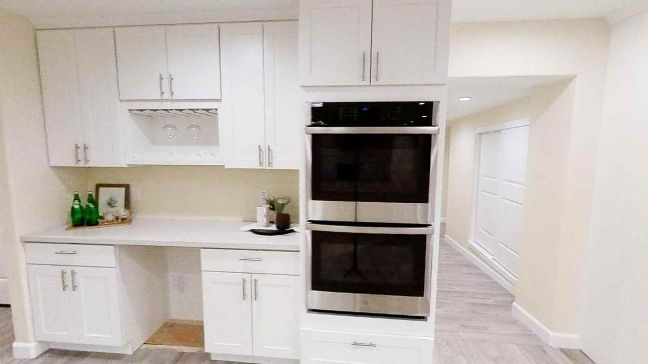 Spacious Hillsboro home with large patio/yard - Photo 6 of 30