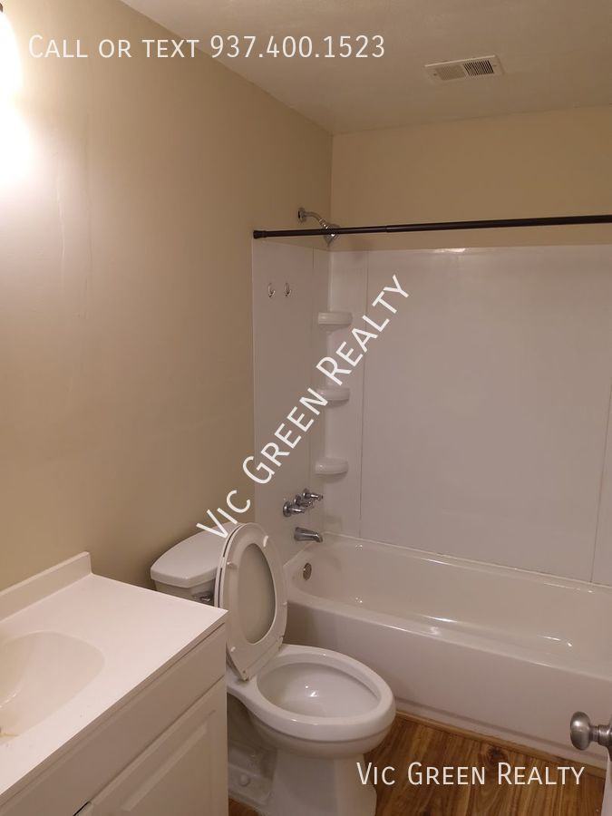 204 N 10th St #D - Photo 2 of 8