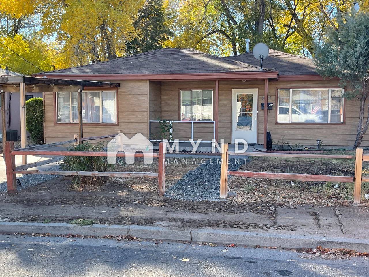 822 Grand Canyon Blvd - Photo 2 of 18