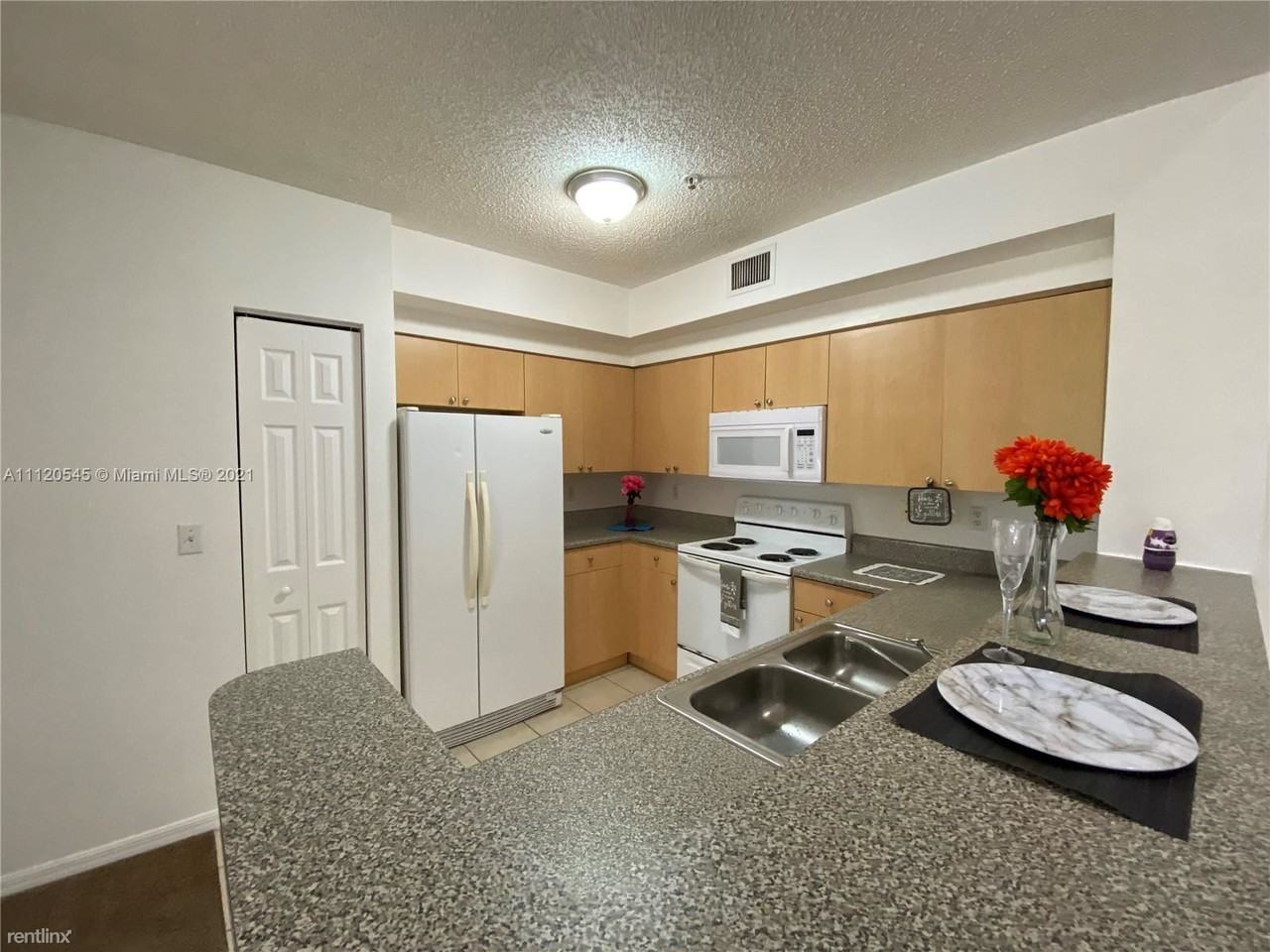 2360 E Preserve Way - Photo 2 of 17