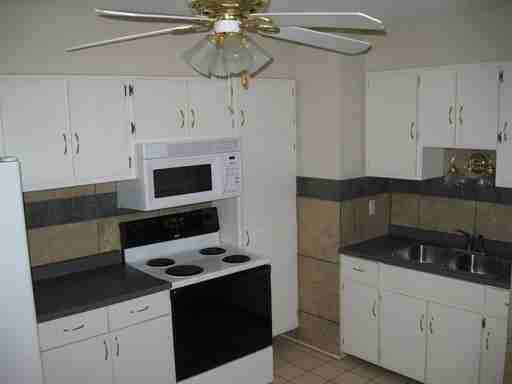 4706 S Pointe Dr - Photo 3 of 9