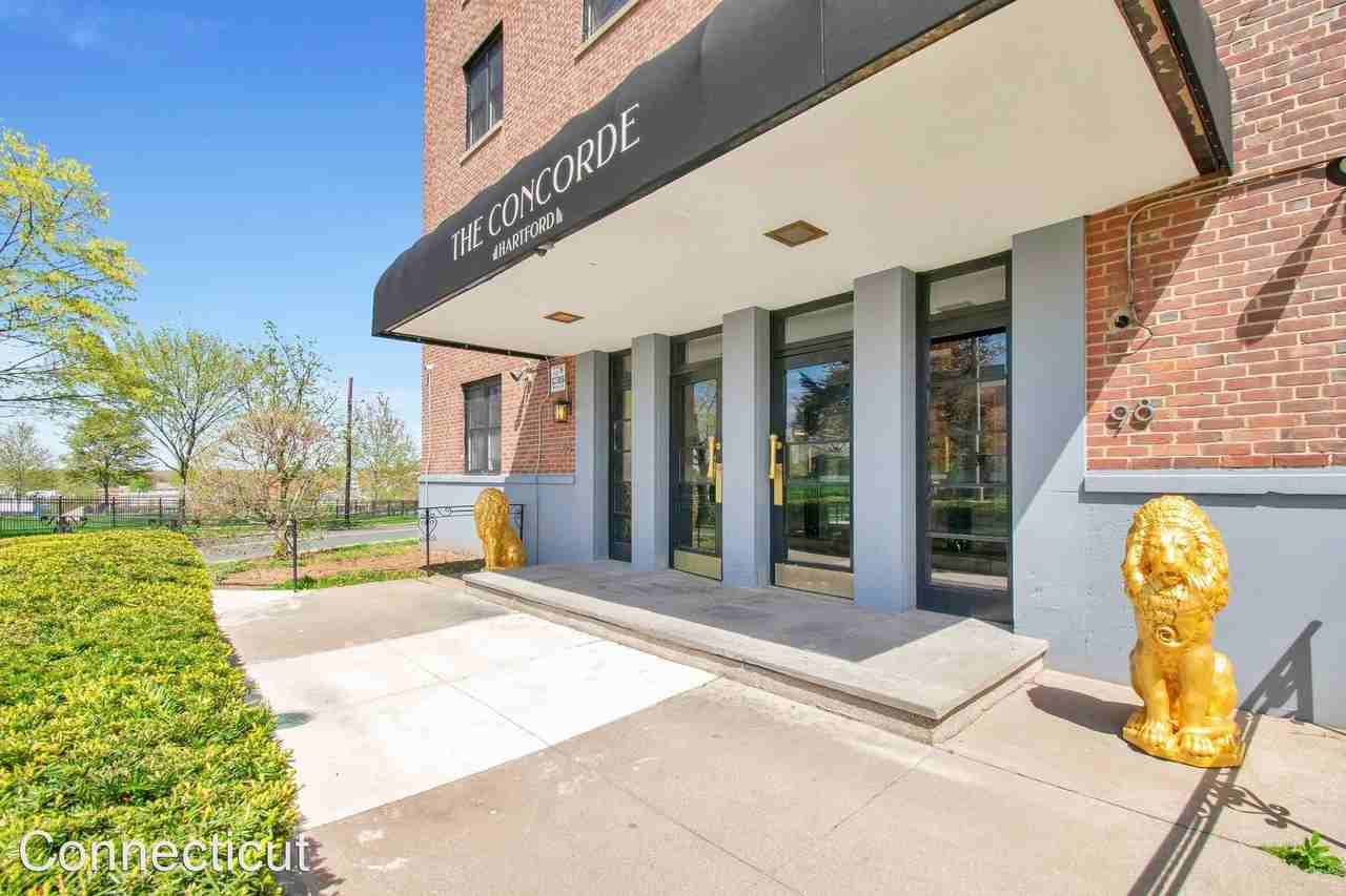 98 Garden street - Photo 2 of 30