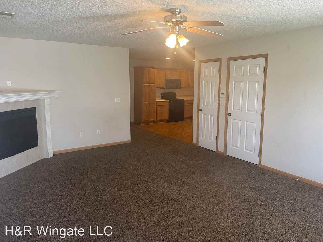 301-607 NW Woodbury Dr - Photo 3 of 15