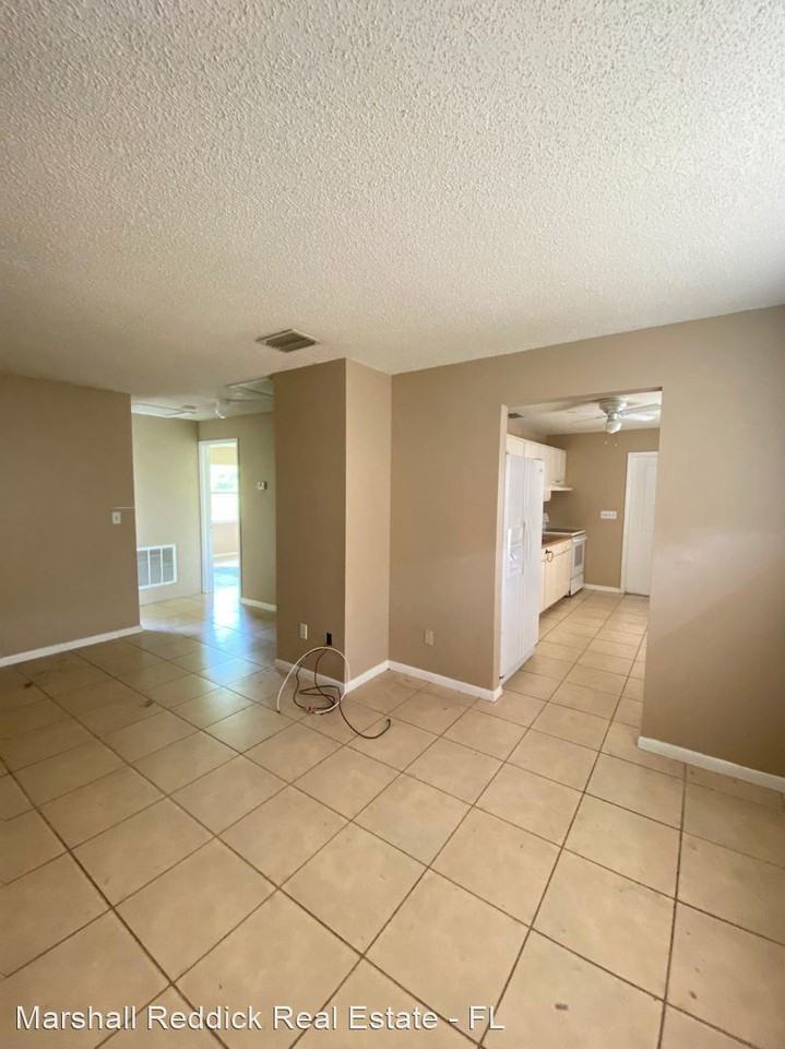 4433/4435 Ruthann Court - Photo 3 of 14