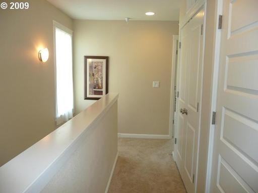 334 SW Eastman Pkwy - Photo 2 of 12