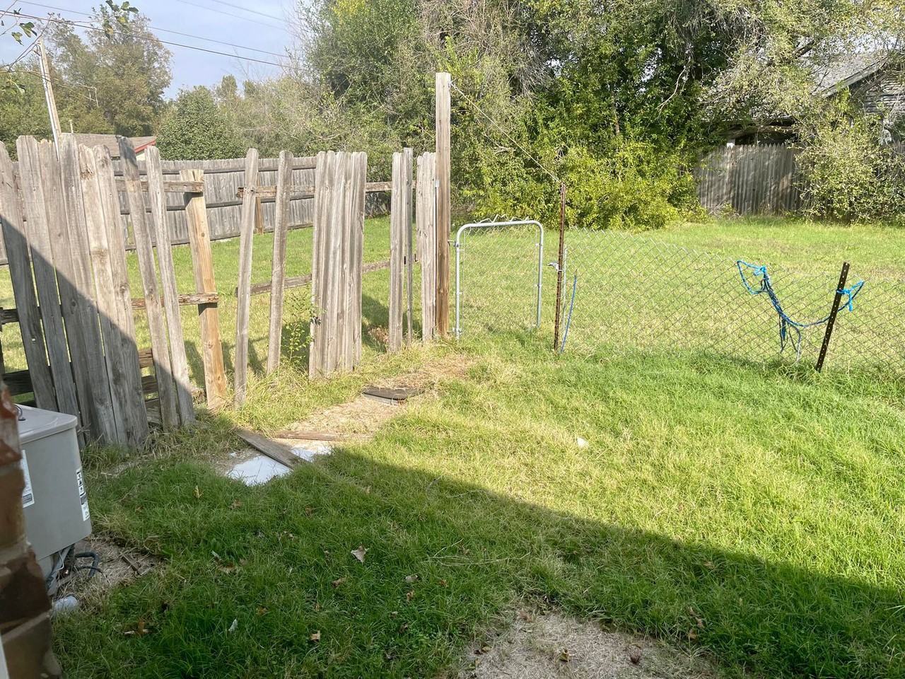 1132 N Gardner Ave - Photo 2 of 14