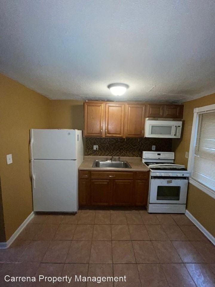 170-172 Pearl Harbor St. - Photo 3 of 8