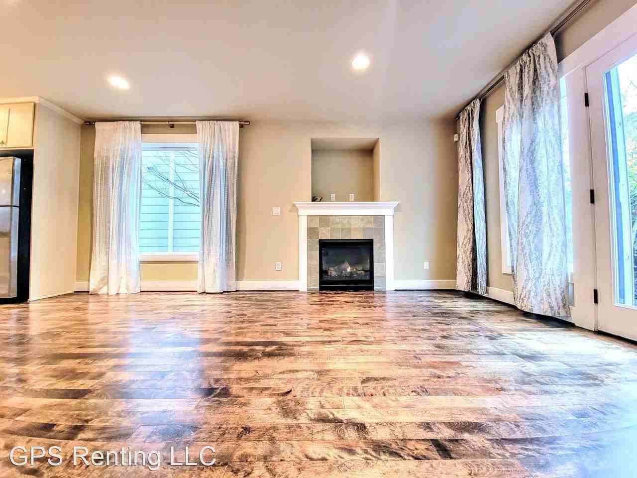 3814 Interlake Ave N #B - Photo 3 of 15