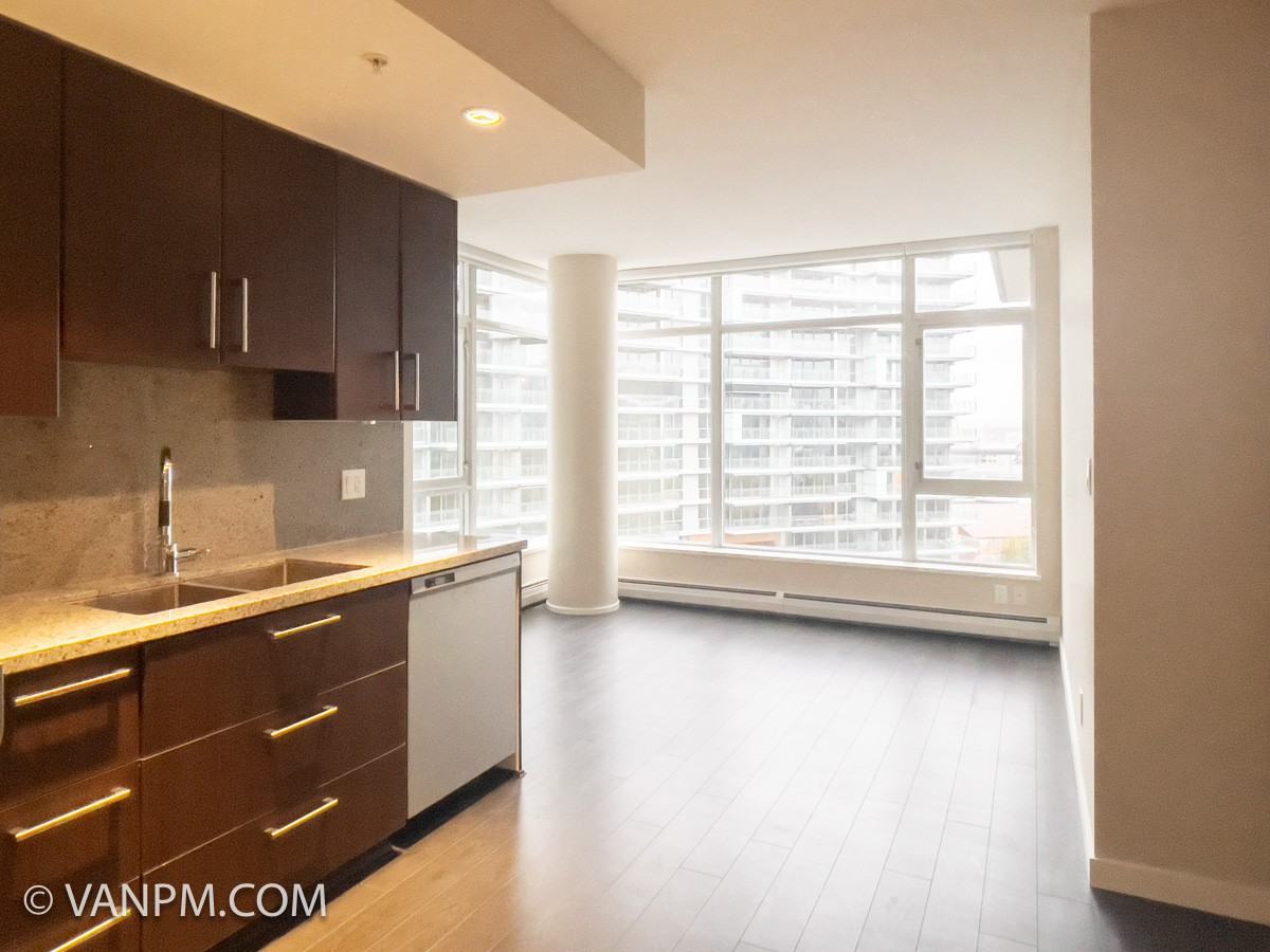 1708 Columbia Street #804 - Photo 5 of 23