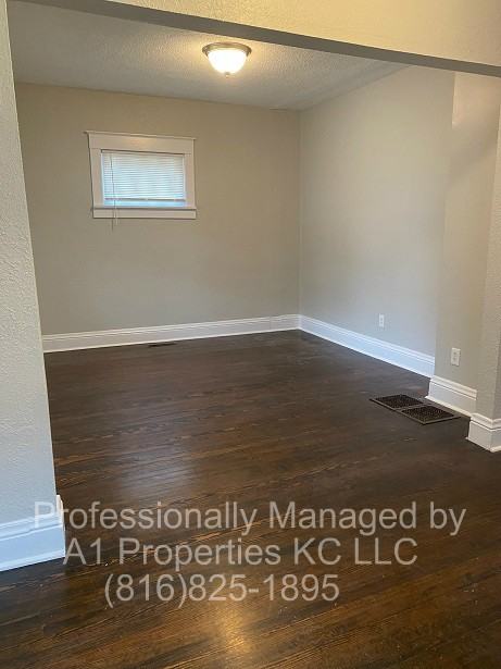 415 Lawndale Ave - Photo 3 of 14