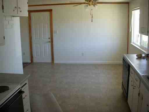 1960 Eastlake Blvd - Photo 2 of 8