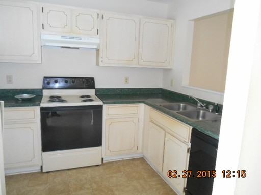 210 Magnolia Plantation Ct - Photo 2 of 12