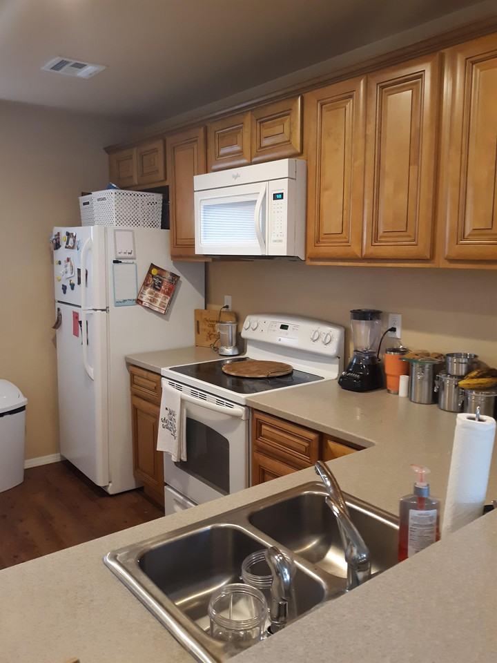 415 S Blakeley St Apt B #1 - Photo 3 of 6