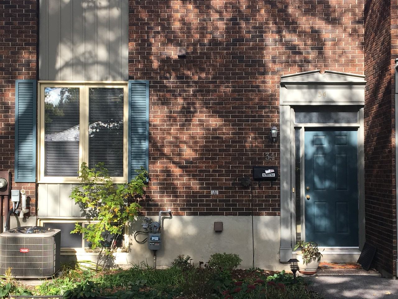 34 Viewpointe Private