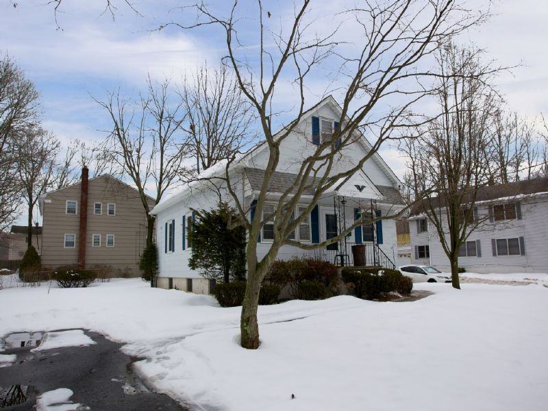 160 Livingston Ave - Photo 2 of 10