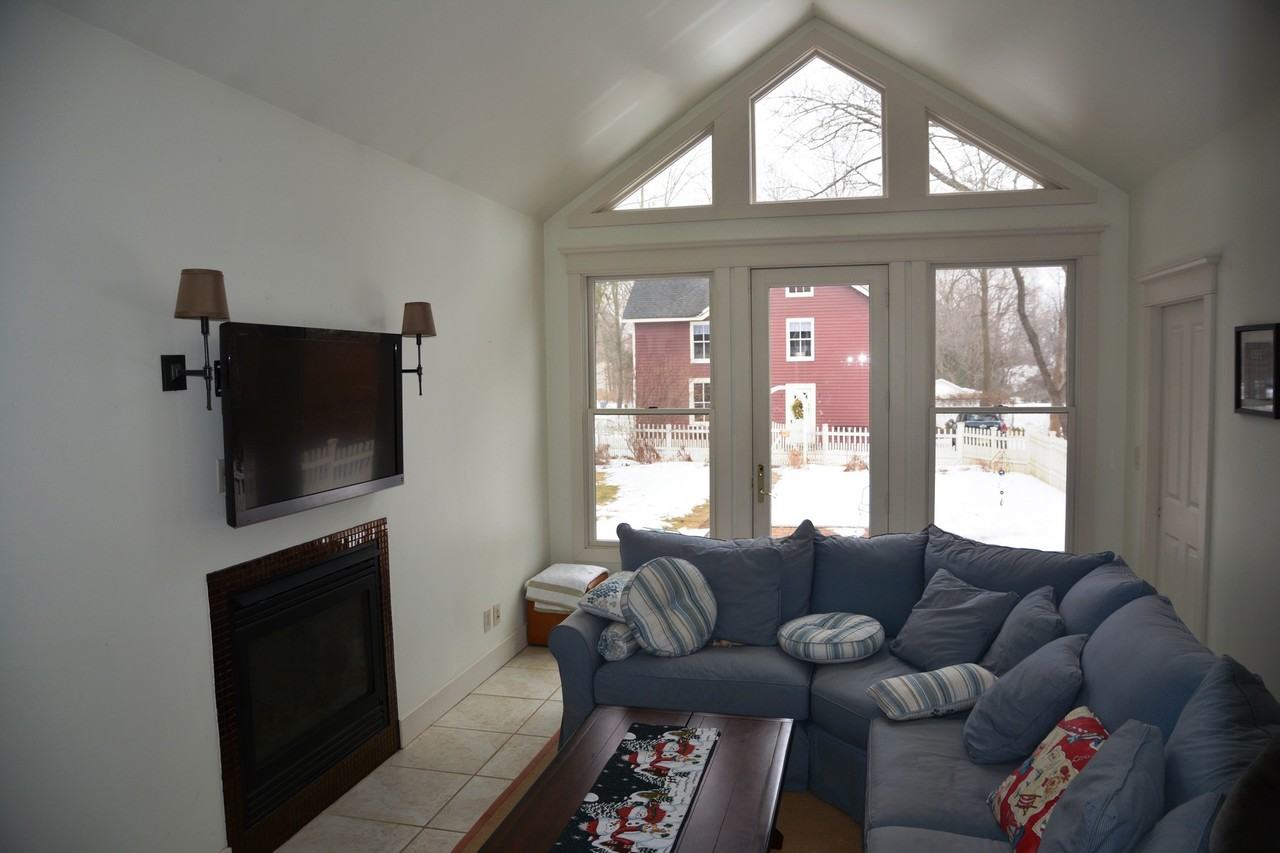 905 Broad St - Photo 3 of 12