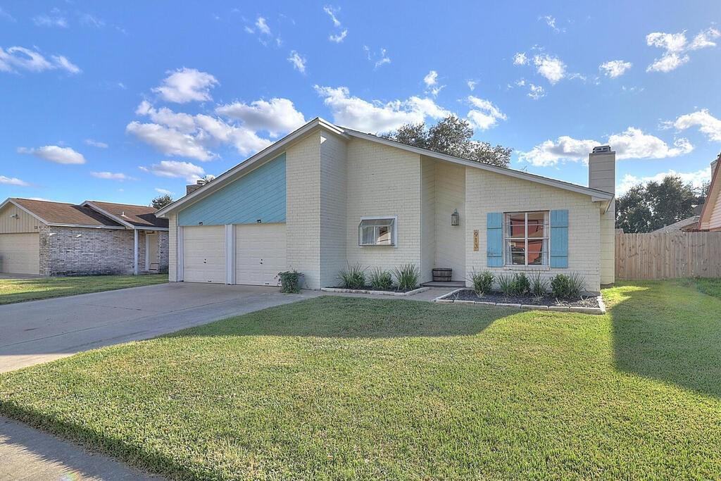913 Saint Timothy St, Corpus Christi, TX 78418 3 Bedroom House for