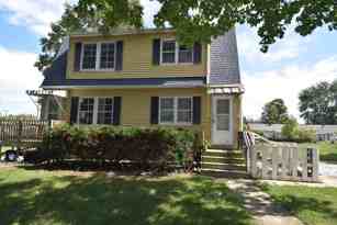206 Blakeslee St  