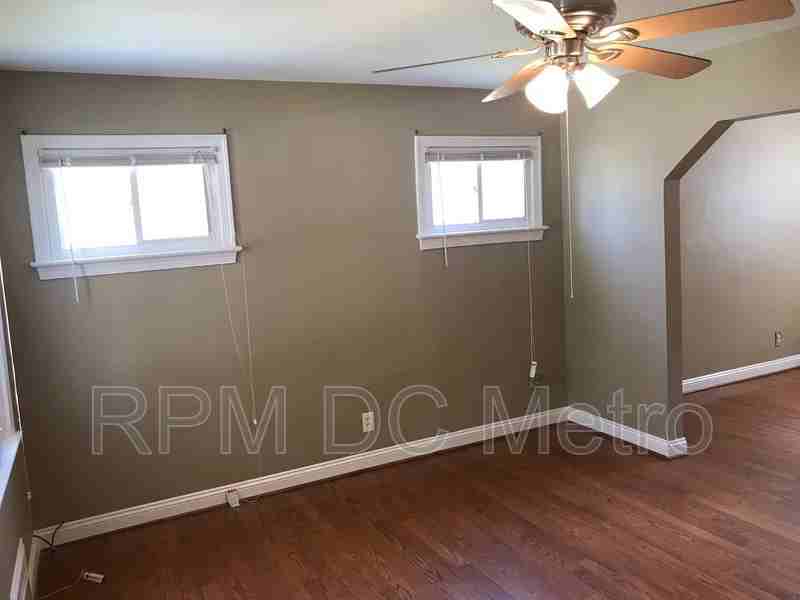 5305 Central Ave Se - Photo 3 of 18