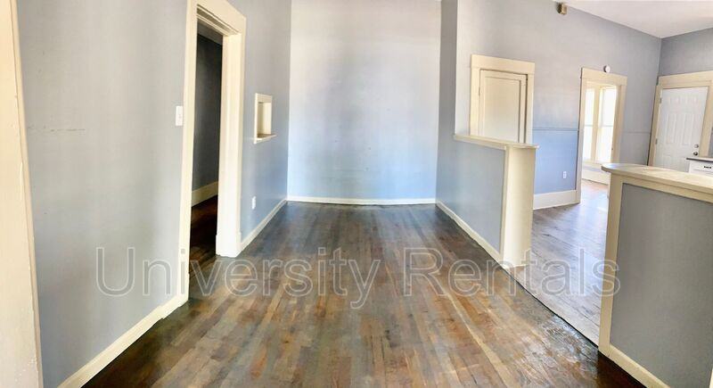 2008 Avenue V - Photo 3 of 11