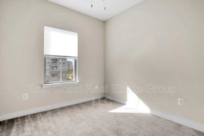 5747 Meadowood St - Photo 2 of 43